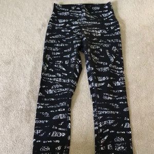 Lululemon Athletica Cropped Pants